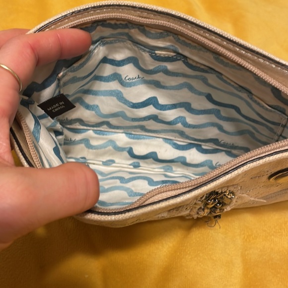 Small coach wristlet - Picture 3 of 4